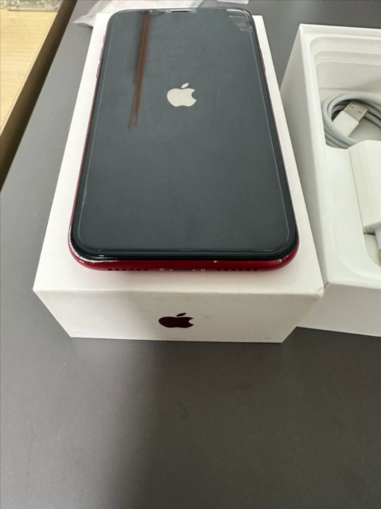 아이폰11 레드 풀박스 이미지