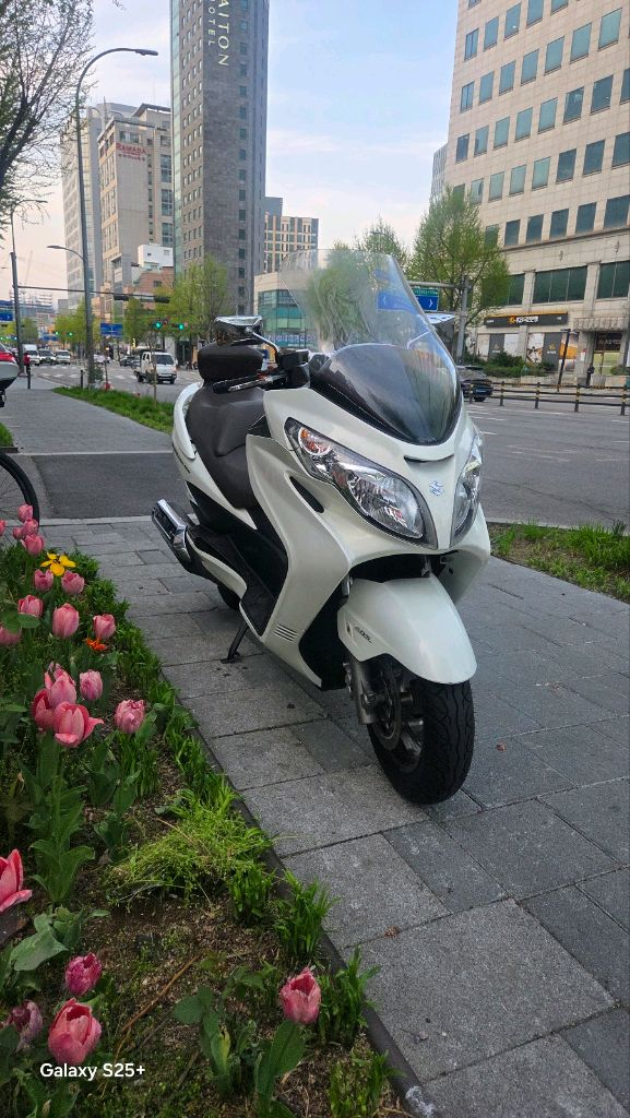 350cc 스쿠터 이미지