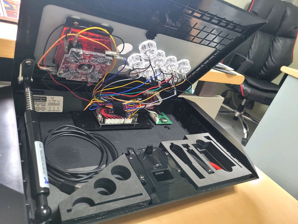 메이크스틱 프라임 타키온 . 무릎네오 . 게이머핑거 이미지