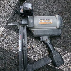 전동 타정기 이미지