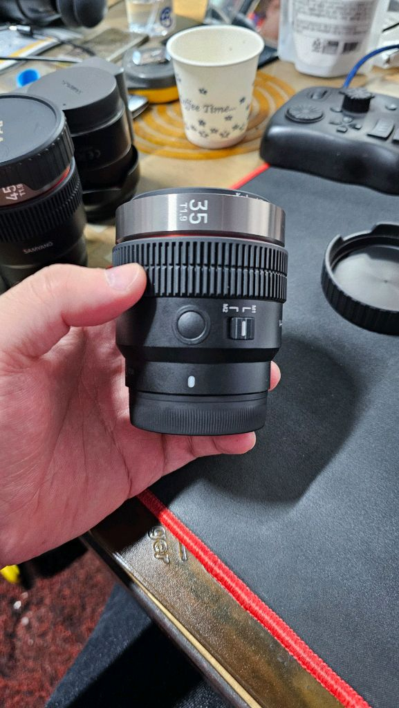 삼양 vaf35mm 소니fe렌즈 신동급 이미지