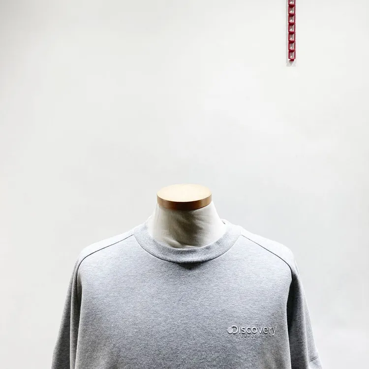 디스커버리 2022 남성맨투맨 105 이미지