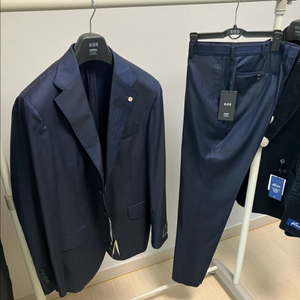 (kiton 키톤) 까를로바베라 원단 수트 (지이크 / 정장) 이미지