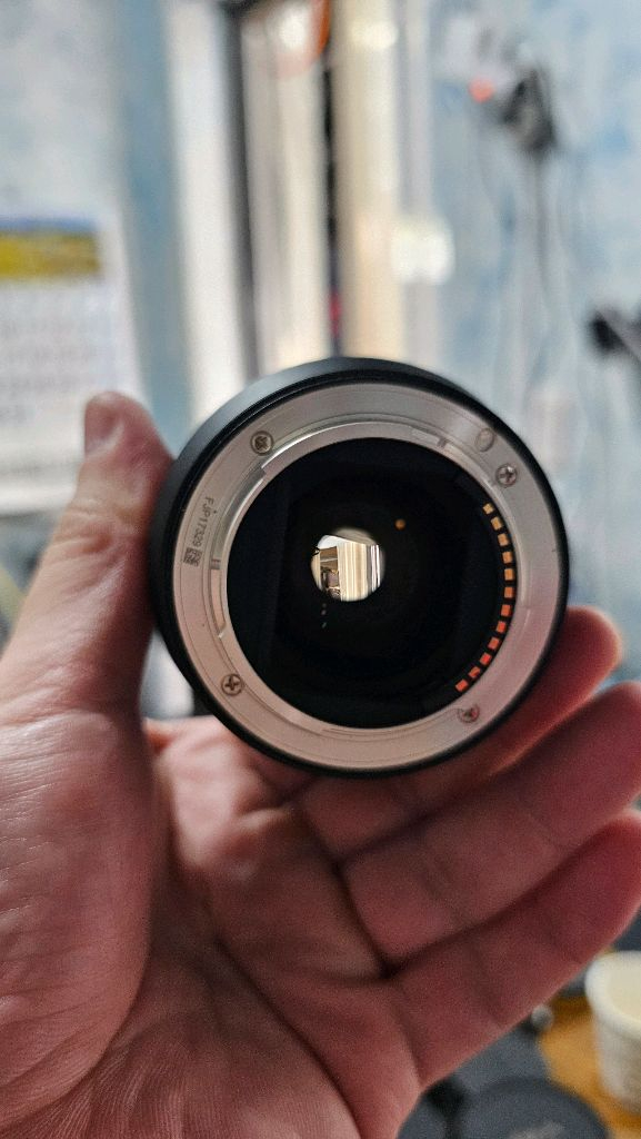 삼양vaf 75mm 소니fe렌즈 이미지