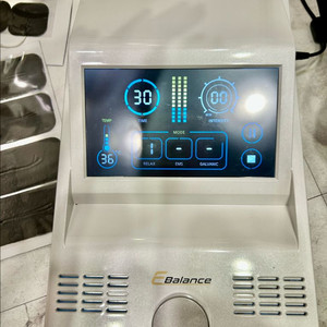 이밸런스 EMS 갈바닉 에너지테라피 기기 이미지