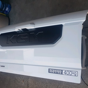 무쏘 Q300그랜드 26년식 KGM 적재함 트렁크도어 뒷문짝 신차탈거보관 팝니다 이미지