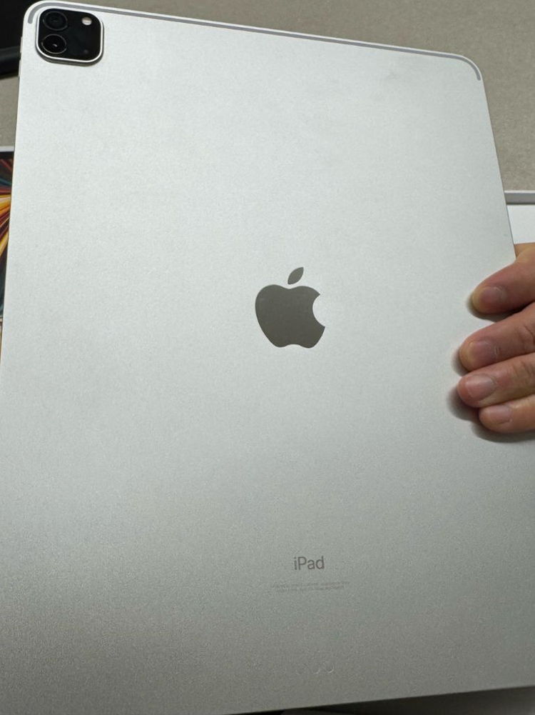 아이패드 프로 12.9 5세대 (M1) (액정 파손) (33만) 이미지