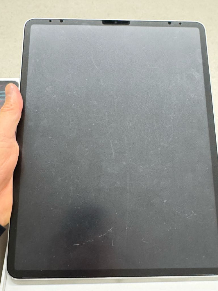아이패드 프로 12.9 5세대 (M1) (액정 파손) (33만) 이미지