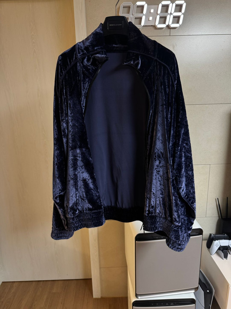 IRO PARIS 이로맨 24fw 벨벳 파이핑 트랙 집업 점퍼 이미지