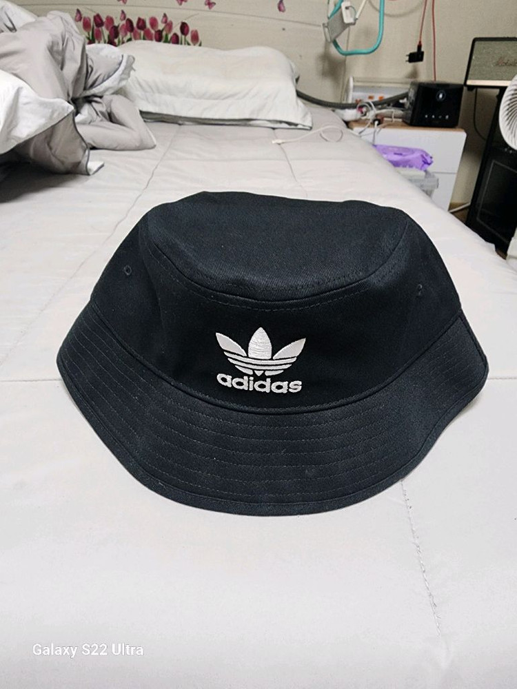 아디다스 블랙 버킷햇 새상품입 이미지