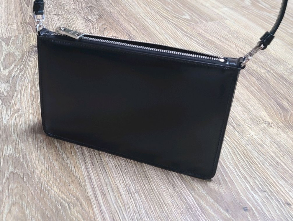 프라다 브러시드 호보백미니백가방명품백테수토호보백숄더백버킷백 구찌루이비통디올셀린느샤넬에르메스보테가발렌시아가아바백팩 이미지