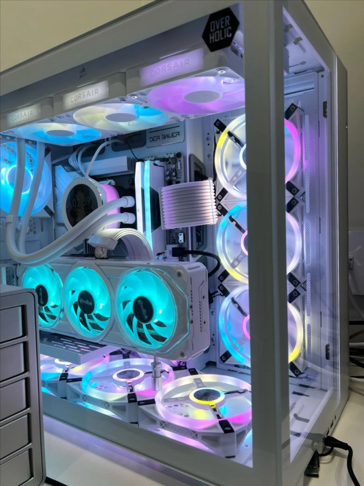[마지막 내림] 솜사탕 에디션 ^^ 7800X3D RTX5070 리안리 커세어 컨셉 풀셋 이미지