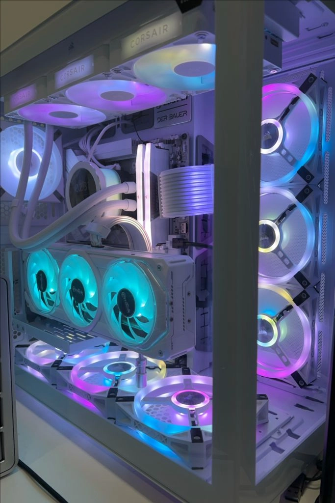 [마지막 내림] 솜사탕 에디션 ^^ 7800X3D RTX5070 리안리 커세어 컨셉 풀셋 이미지