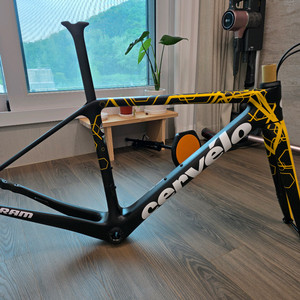 2025 써벨로 r5 에디션 프레임 팝니다 이미지