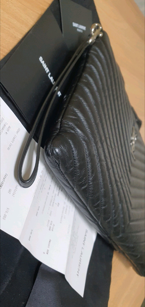 입생로랑 생로랑 뉴미듐 클러치백 정품S급(영수증O)구찌프라다루이비통디올고야드샤넬셀린느보테가버버리발렌시아가가방 이미지