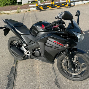 혼다 cbr125 17년형 무사고 짧은키로수 판매합니다 이미지