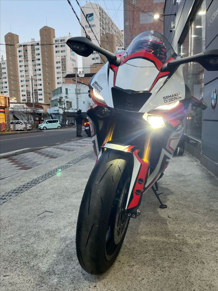 야마하R6 이미지