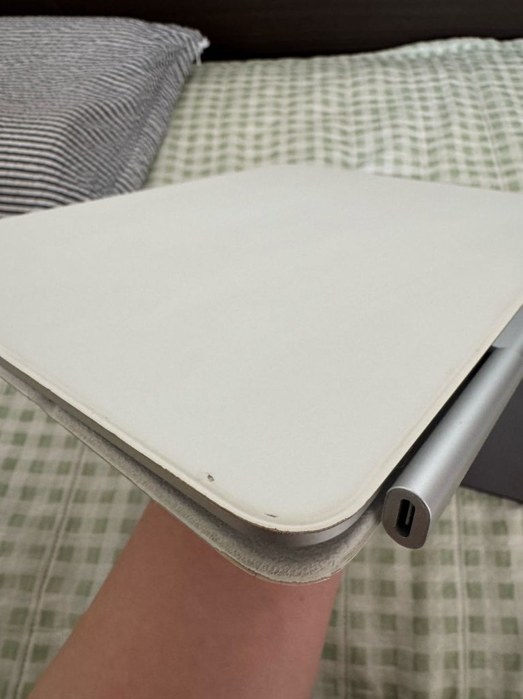 아이패드 프로 13 M4 256 와이파이+ 매직키보드 이미지