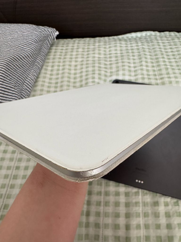 아이패드 프로 13 M4 256 와이파이+ 매직키보드 이미지