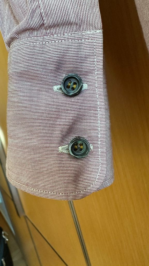 디스퀘어드 DSQUARED 셔츠 남방 정장 슈트 신사 정품 새상품급44사이즈슬림하지 않아요레이저 각인 단추드레스 캐 이미지