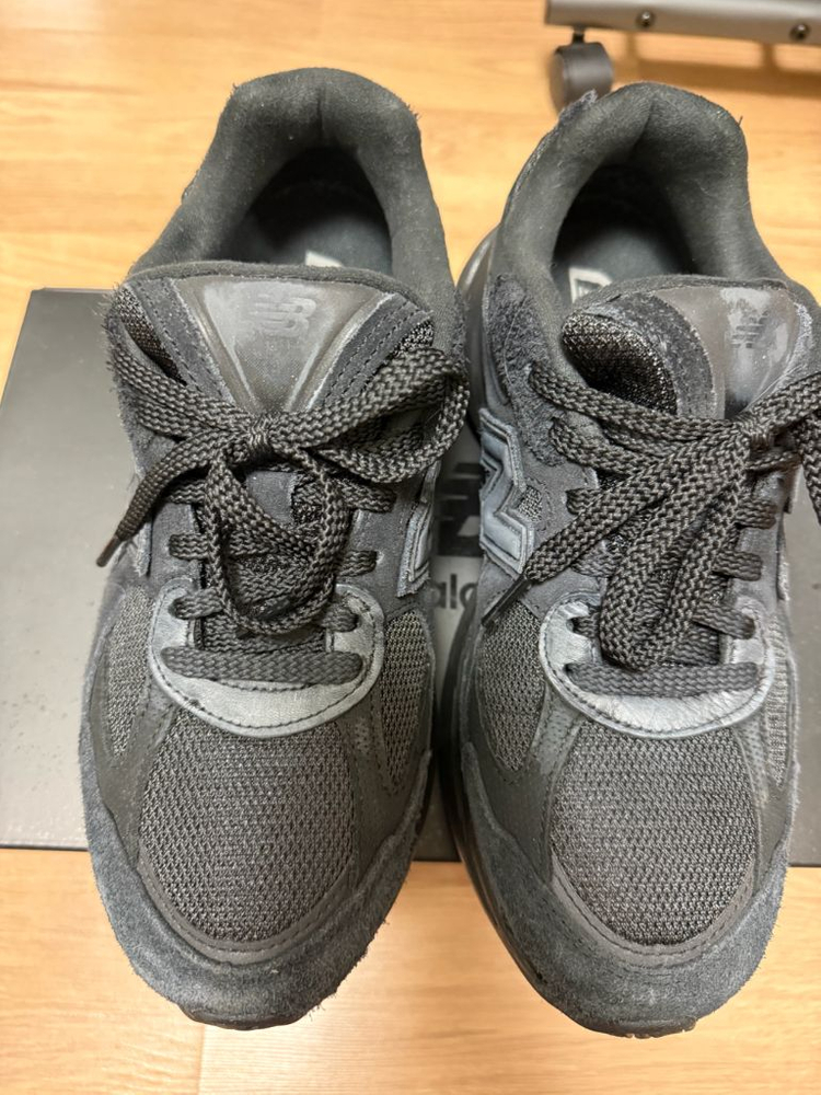 뉴발란스 2010 앱졸브 블랙 팬텀 265 팝니다 이미지