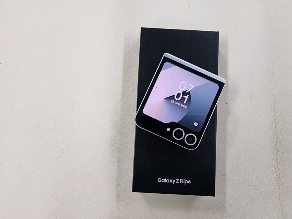 갤럭시플립6 256G 무잔상 무찍힘 상태최상 ^^ 이미지