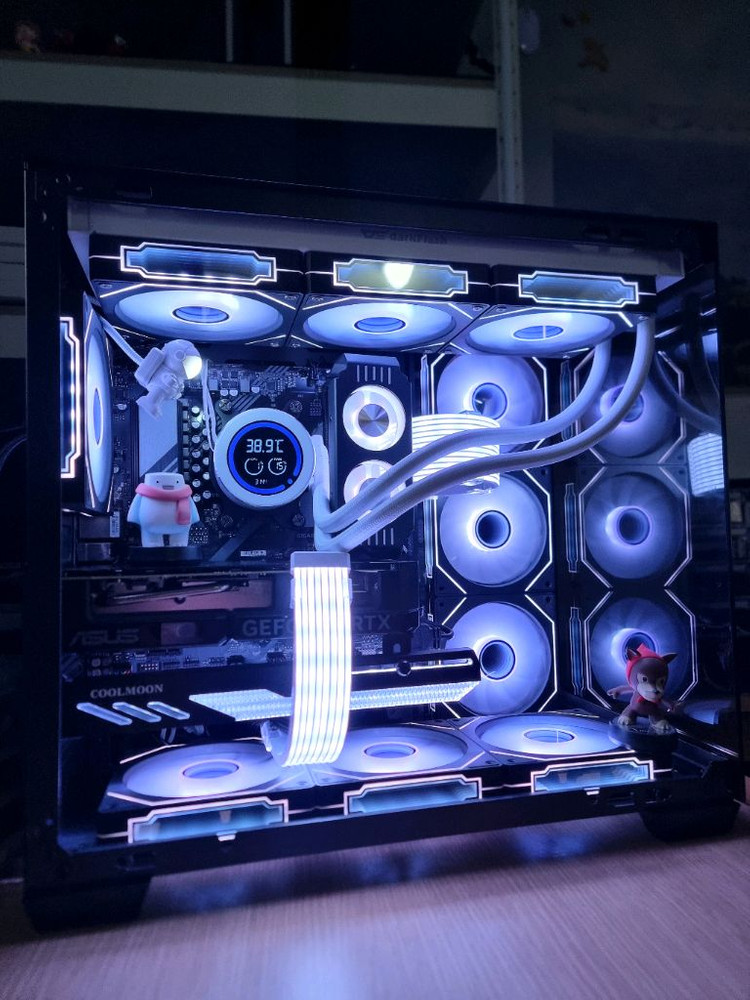 고사양 게이밍용 컴퓨터 라이젠 7800x3d rtx 4070 윈도우 정품 팝니다. 이미지
