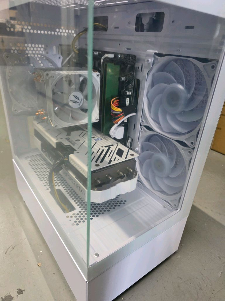 고사양 게임용 컴퓨터 본체/모니터 여러가지 최상급 처분합니다 이미지