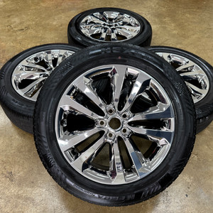 올뉴카니발 19인치 크롬 휠타이어 팝니다 이미지