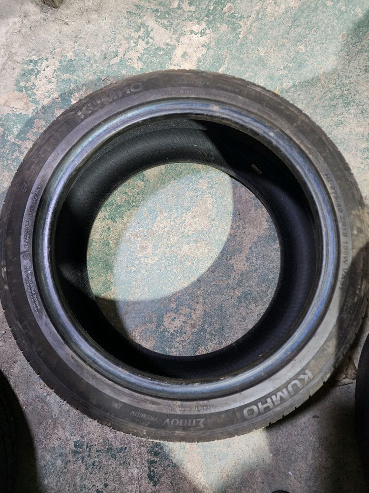275 40 19 금호 중고타이어 1개 이미지