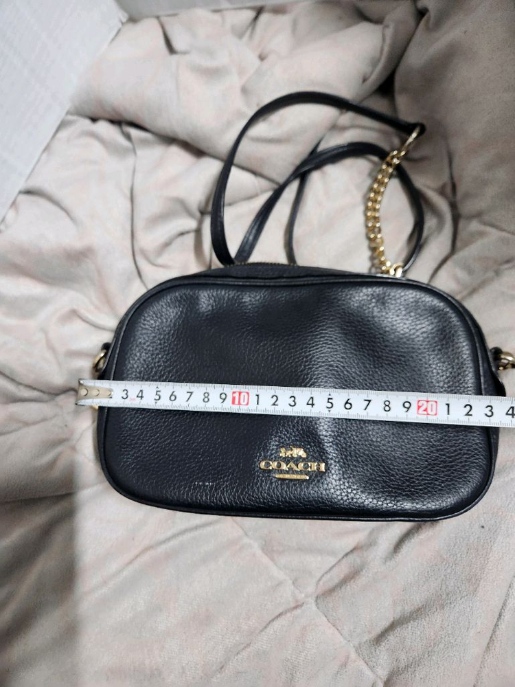 체인 크로스백 코치 이미지