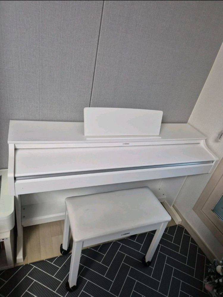 야마하 디지털 피아노 (YDP-163WH) 이미지