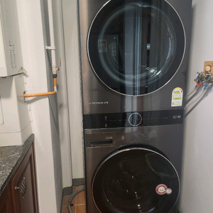 워시타워 세탁기+건조기 일체형 이미지