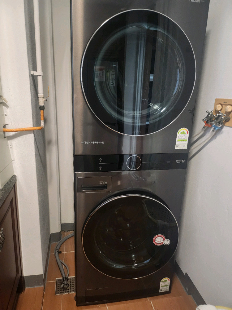 워시타워 세탁기+건조기 일체형 이미지