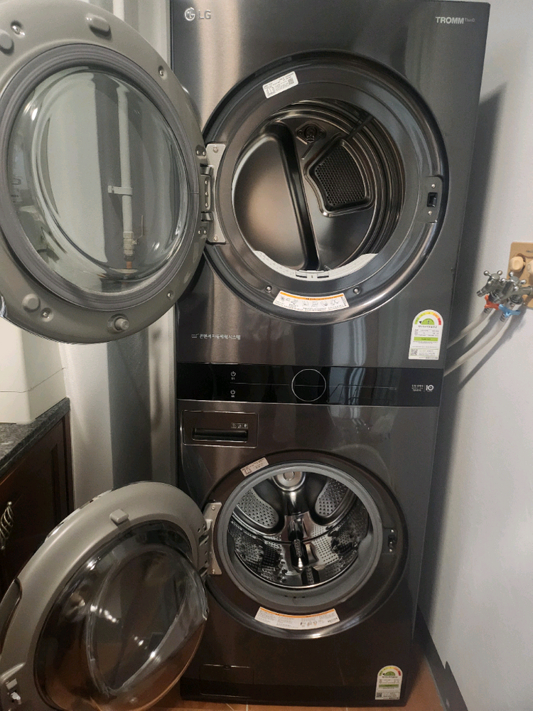 워시타워 세탁기+건조기 일체형 이미지
