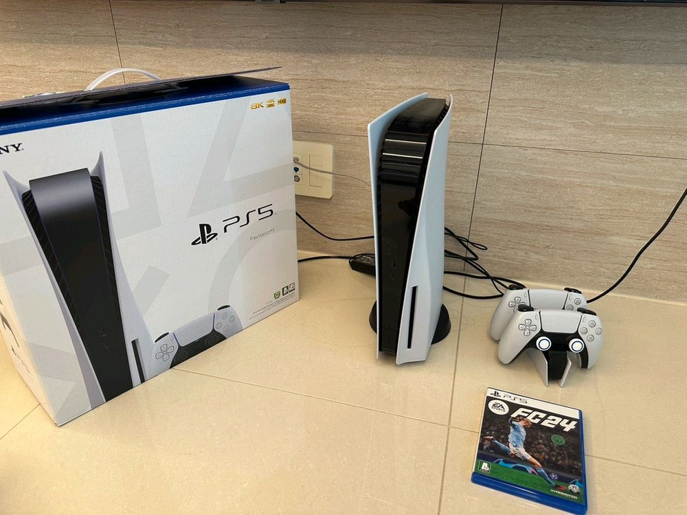 PS5 디스크 1218A 풀세트 듀얼패드2 + 충전독 + 피파24 상태 S급 이미지