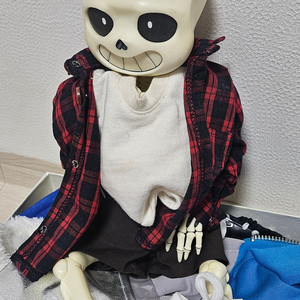언더테일 샌즈돌 구관인형 (펄샌즈 윗옷 포함 그외 옷들) 일괄 판매 이미지
