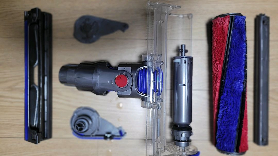 깨끗하게 세척한 다이슨 무선 청소기 V8(26분 연속동작) 이미지