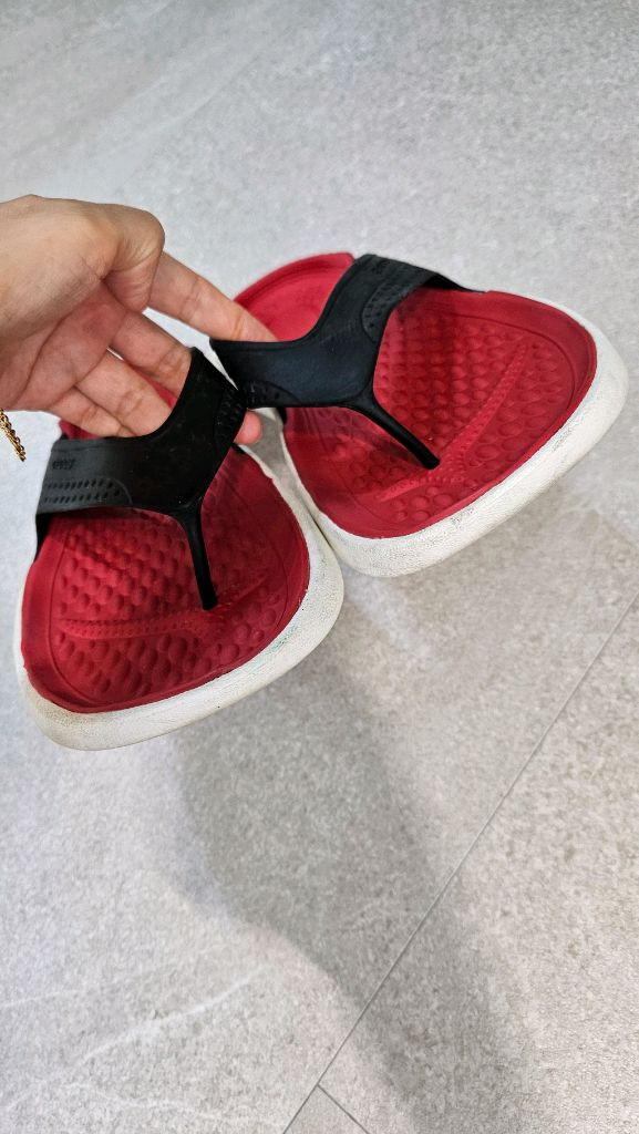 크록스 쪼리m11 (285-290) 이미지