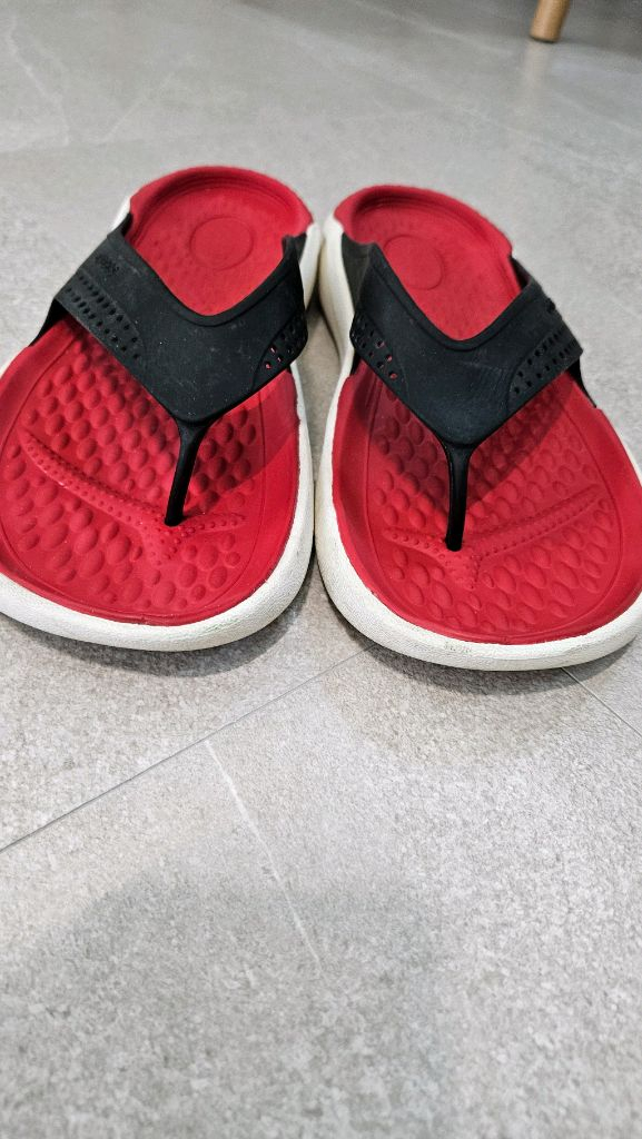 크록스 쪼리m11 (285-290) 이미지