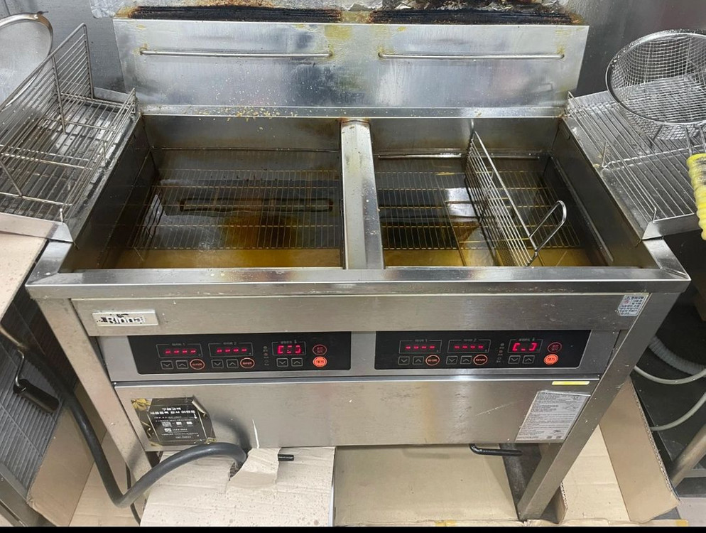 업소용 냉장고, 피자오븐기, 린나이튀김기, 토핑냉장고 팝니다(평택) 이미지