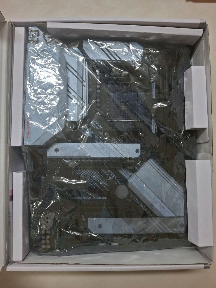 ASUS ROG STRIX B550-A GAMING 이미지