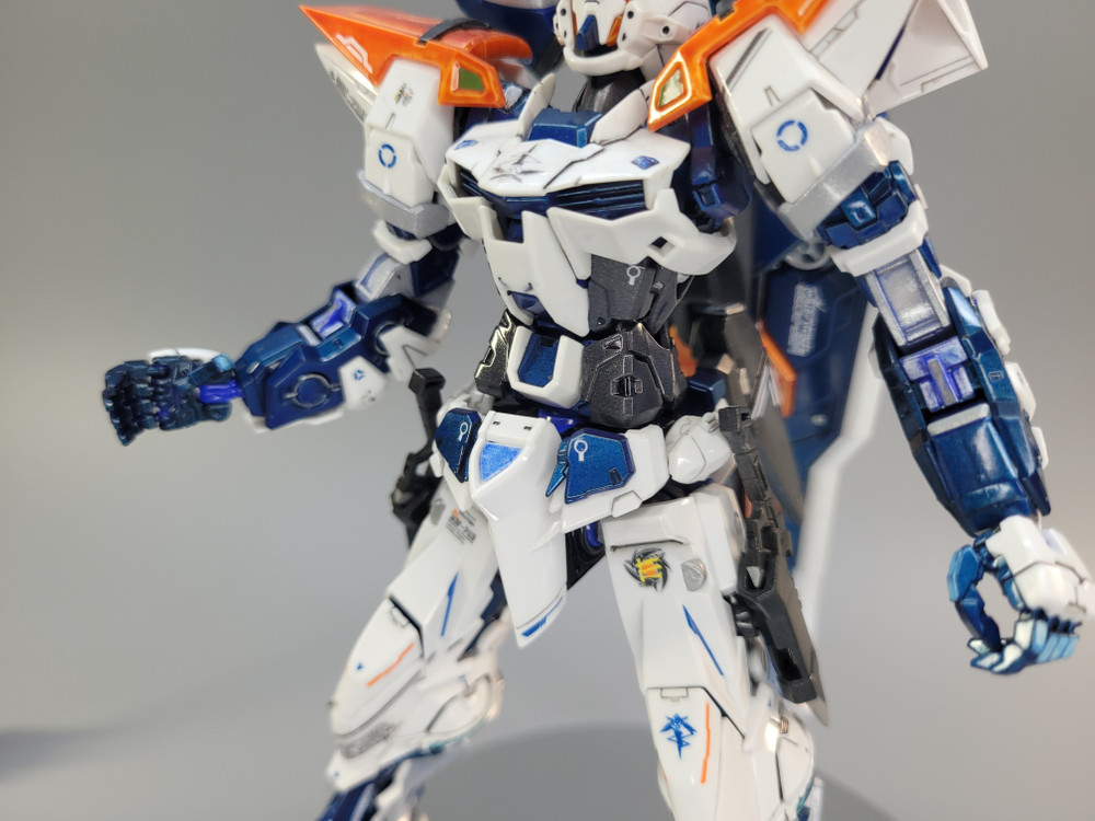 MG 아스트레이 블루프레임 도색작건담건프라반다이프라모델 이미지