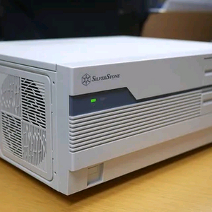 고성능 RTX 5080 조립 PC 완본체 (레트로 모양 케이스) 이미지