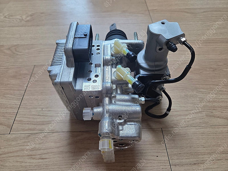 렉서스 ES300h AVV60 ABS 모듈 이미지