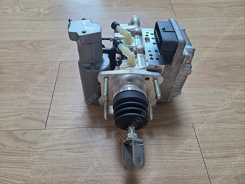 렉서스 ES300h AVV60 ABS 모듈 이미지