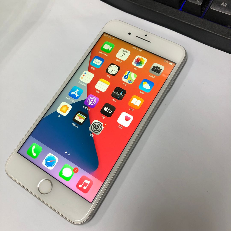 아이폰8플러스 64GB 실버 중고폰 배터리100% 기능정상 089973 이미지