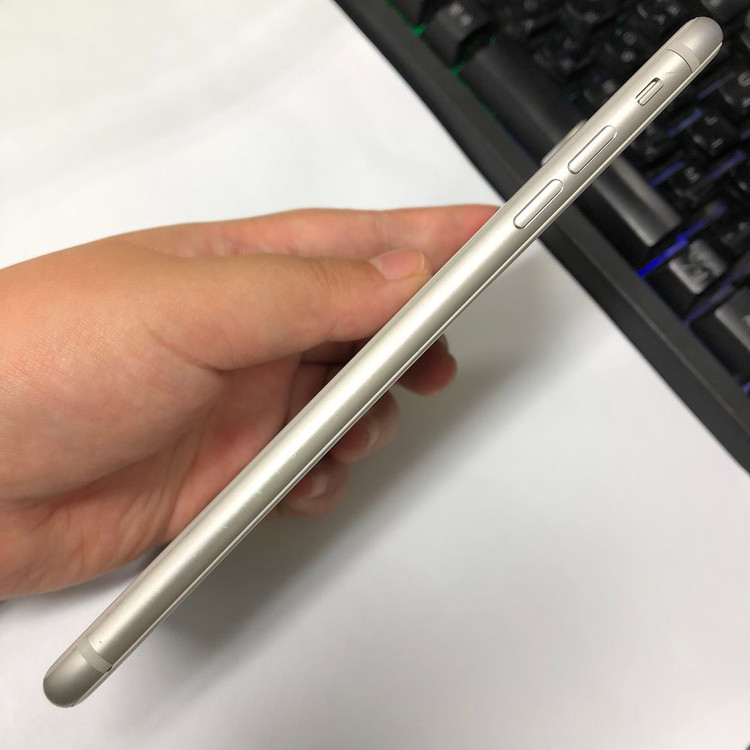 아이폰8플러스 64GB 실버 중고폰 배터리100% 기능정상 089973 이미지