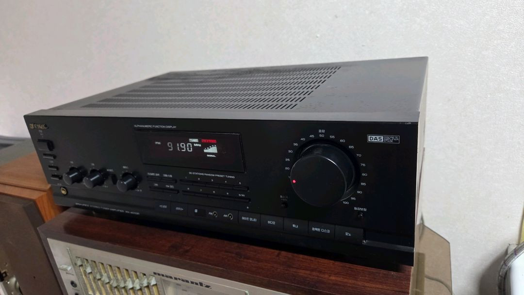 인켈 프리기능 리시버 앰프 RX 4010R 모델입니다 이미지