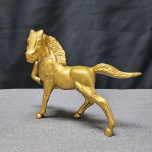 말 조각물 무쇠 이미지